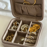 Jewelry case