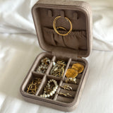 Jewelry case