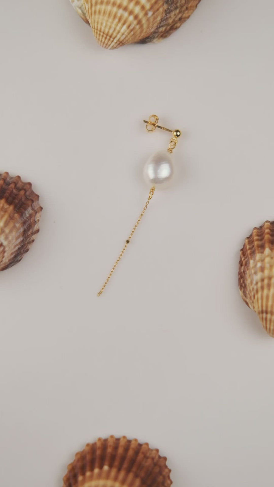 Swing Pearl Earrings