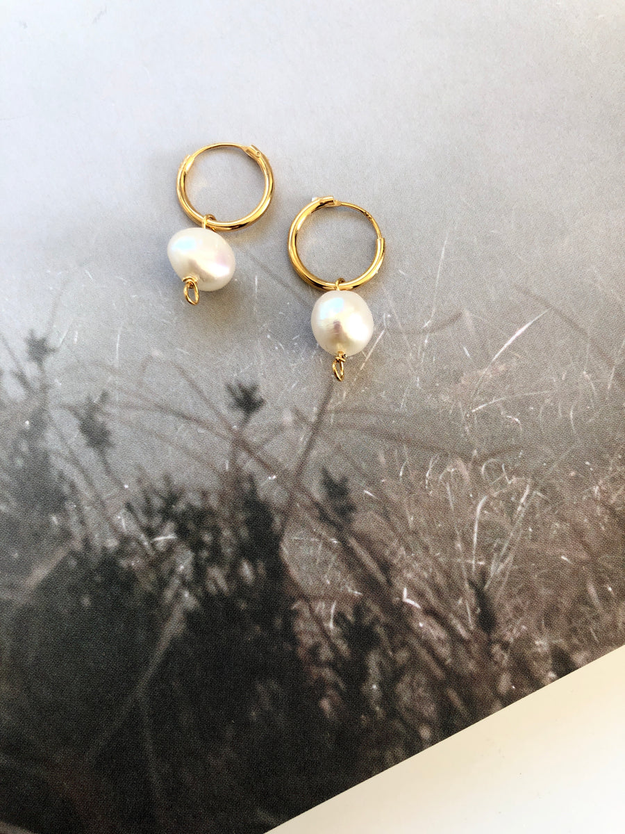 Treasure baroque pearl earrings
