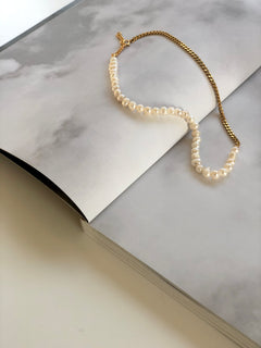 Pia necklace